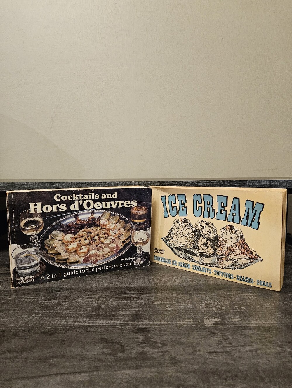 Vintage Nitty Gritty Cookbooks Lot of 2 - Ice Cream & Cocktails / Hors d'Oeuvres